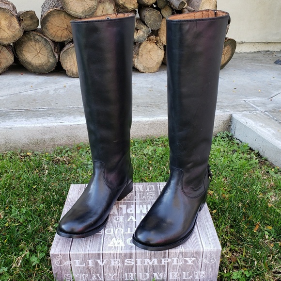Timeless Frye Black Leather Boots - Picture 6 of 8